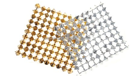Studs lapjes aan elkaar plastic kunsstof goud en zilver vanaf 10 cm 02