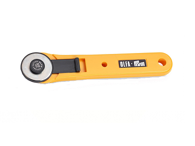 611371 Rolmes rotary cutter 28 mm geel rolmes prym olfa karton leer latex rubber textiel stof quilten 01