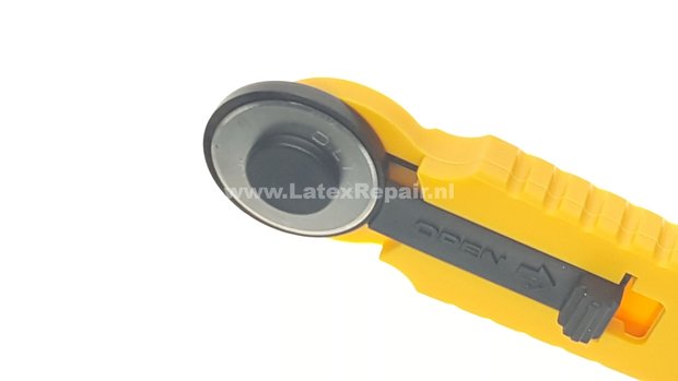 611580 Rolmes rotary cutter 18 olfa prym mm mini geel rolmes leer latex rubber textiel stof quilten 02