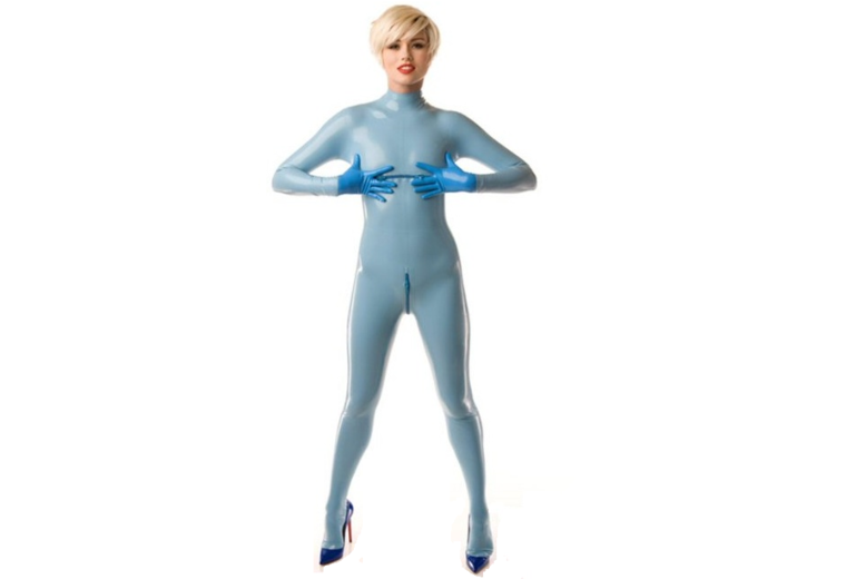 Licht blauw latex dun latex om zelf latex kleding te maken en te repareren