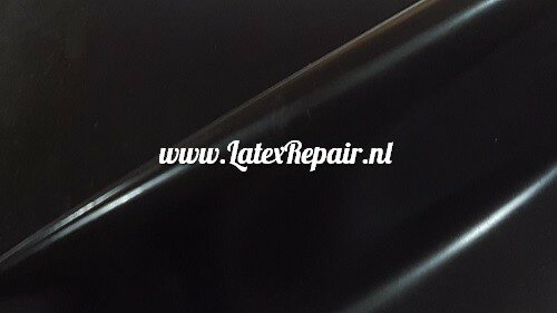 Latex 1.05 | Zwart  ± 54x105 cm