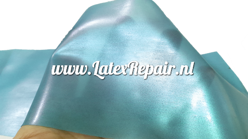 Latex 0.40 | Sparkly 3D Pearl - Tropical Blue - Semi Transparent - Extra wide! (± 108 cm) Latex 0.40 | Sparkly 3D Pearl - Tropical Blue - Semi Transparent - Extra wide! (± 108 cm)